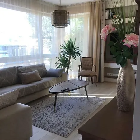 Apartament C.r Jakobsoni